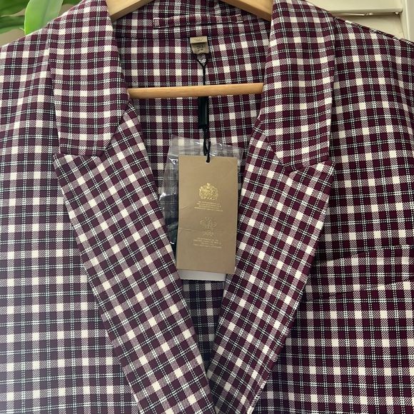 Burberry Burgundy Double Faced Cotton Twill Tailored Coat - Picture 8 of 11